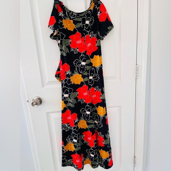 Women’s midi dress, Small, black with red and yellow prints, with showy buckle - Picture 8 of 8